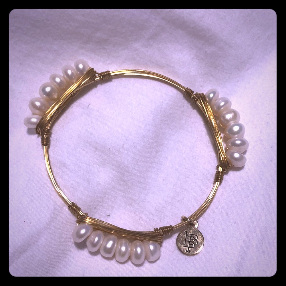 Bourbon and Boweties pearl bracelet